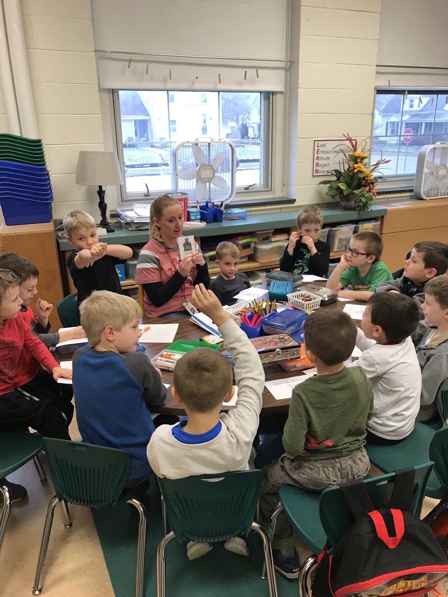 Forest_TCS's tweet photo. Amazing focus by our kindergarten kids!:) https://t.co/3YVygyybDH