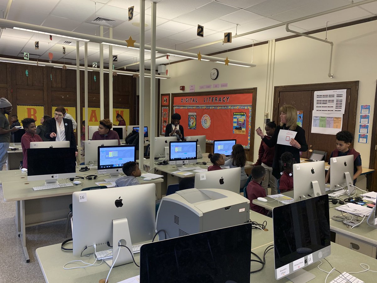 QuercusPrinus's tweet image. @edtechSDP @PHLschools Thank you for the invitation to #hourofcodeinPA. 2nd graders at Thomas Mifflin learning computational thinking and problem solving this is our future innovators @CSforALL @STEMecosystems @STEMcityPHL @pedroarivera2