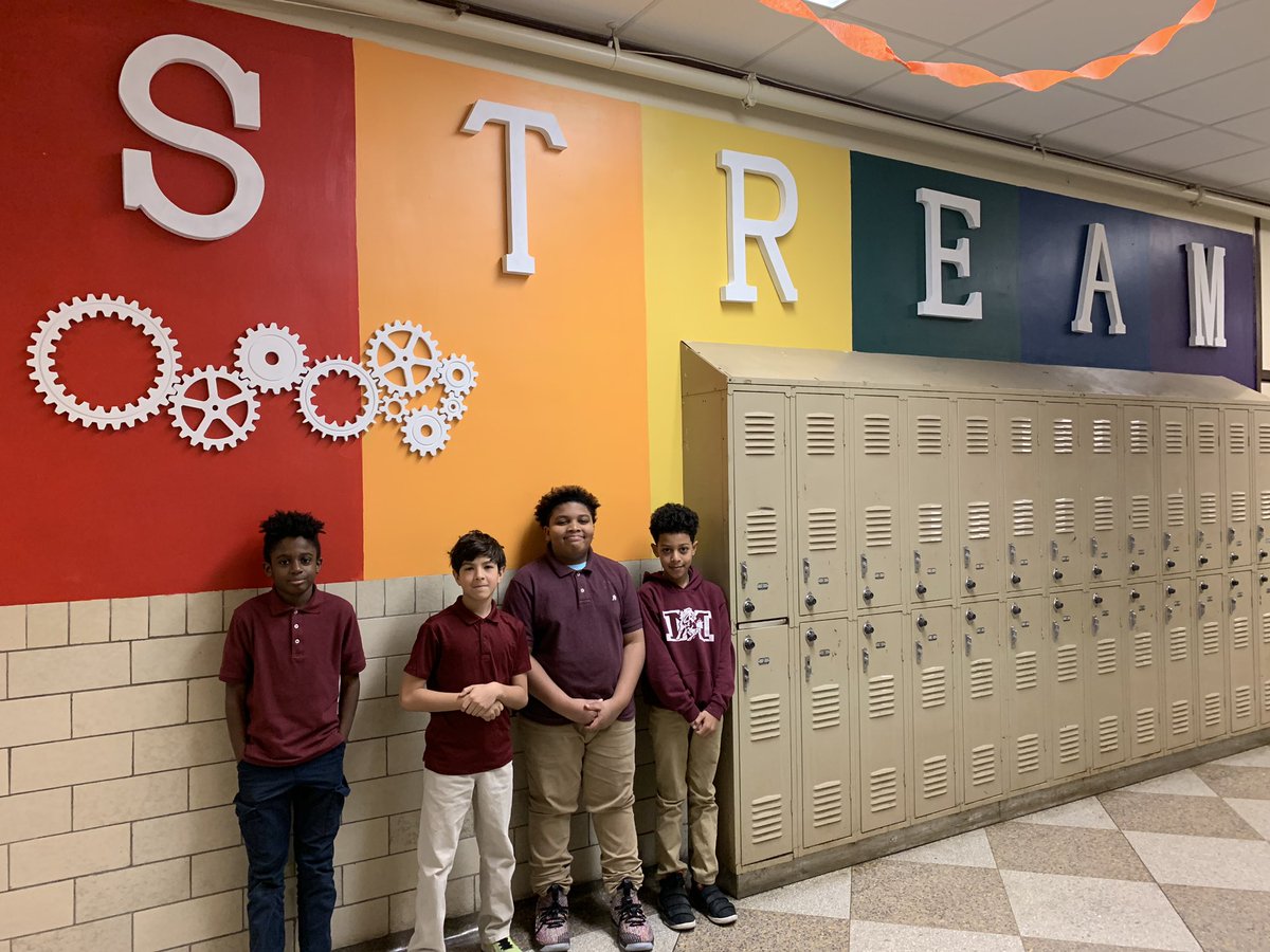 QuercusPrinus's tweet image. @edtechSDP @PHLschools Thank you for the invitation to #hourofcodeinPA. 2nd graders at Thomas Mifflin learning computational thinking and problem solving this is our future innovators @CSforALL @STEMecosystems @STEMcityPHL @pedroarivera2