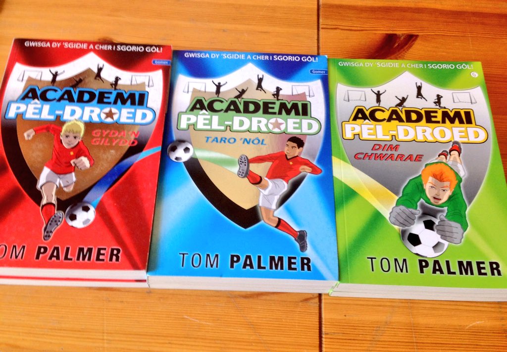 tompalmerauthor's tweet image. Win one of two sets of my 'Football Academy' series in Welsh translation. Please RT for your school or library to be in the hat for one set, free post in UK. Deadline 7 Dec. Thank you.
@WelshBooks @GwasgGomerPress 
@davidbrayley @JohnEvajohn59 @BethanLlyfrgell