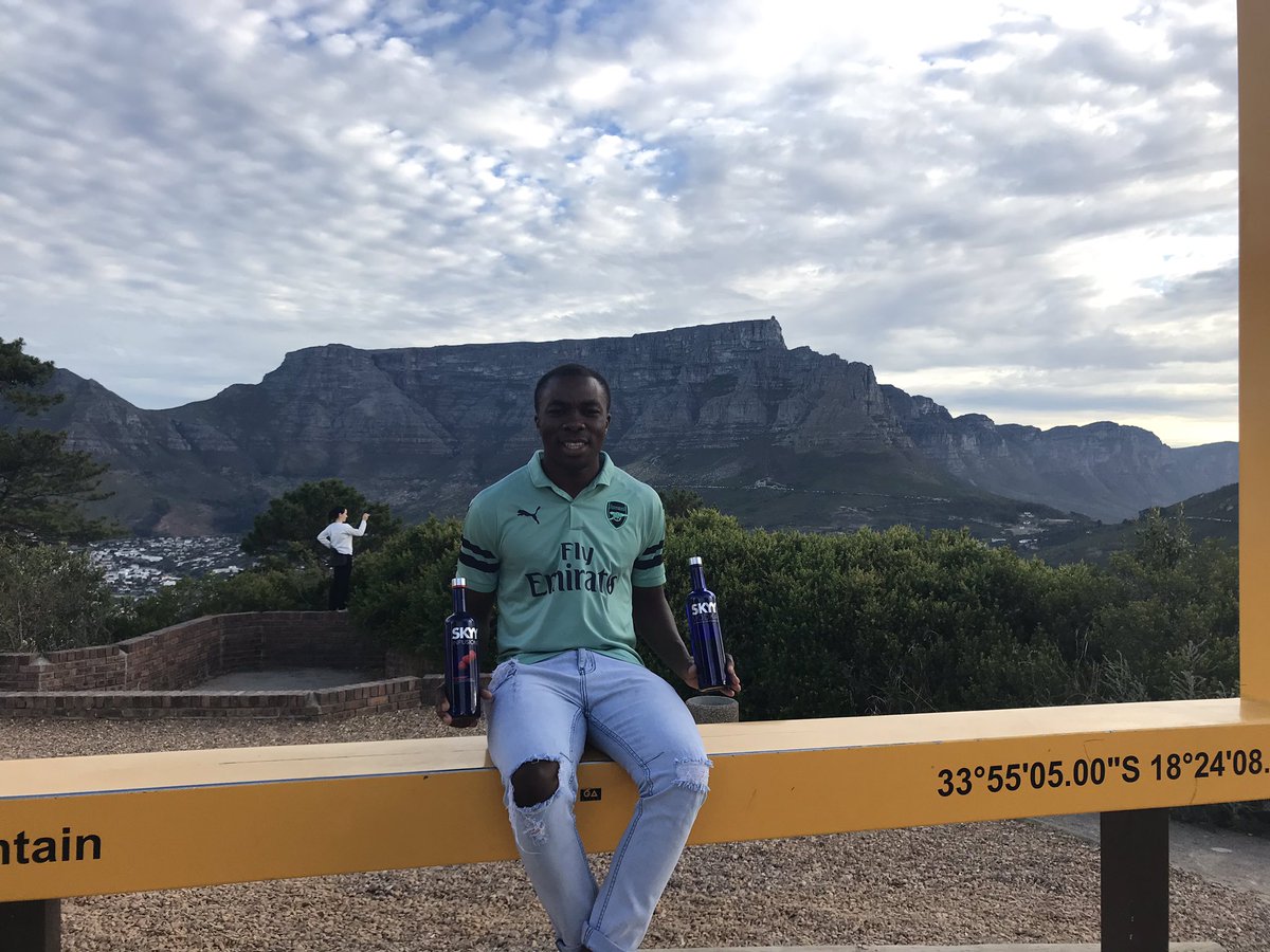 Nothing better then a glass of  <a href="/SKYYvodkaSA/">SKYY Vodka SA</a> and a beautiful view before an important match (United vs Arsenal)!! You know whats amazing about SKKY Raspberry Infusion? it made from real Raspberries and the only smooth Vodka in the business! #SKYYBlue #SKKYSummer