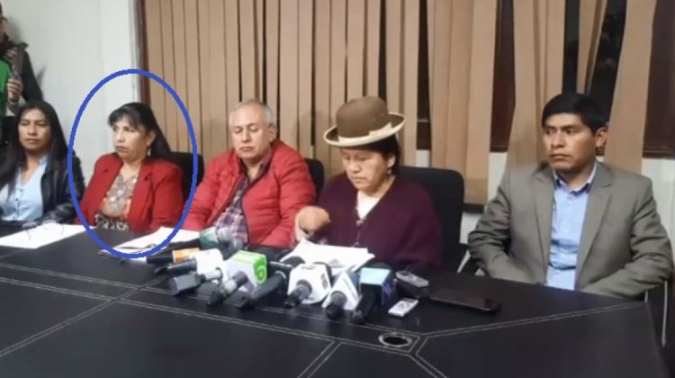 #ANF Hermano de vocal electoral que habilitó a Evo está enjuiciado por corrupción en YPFB
-->>bit.ly/2KXnUcF<<--