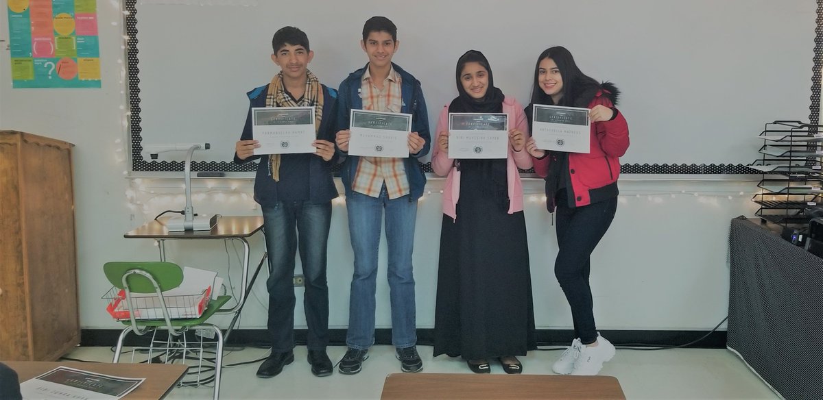 ZambranoClarkHS's tweet photo. #ClarkESL is so proud of our A-honor roll students. These students made As in all of their classes for the 2nd 6 weeks. Congratulations! #ThisIsNorthside #ClarkTexas @everything4esl @Trish_Zinn @shanrange ππβ€οΈ https://t.co/u42jcMDmzM