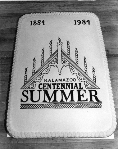 KalamazooMuseum's tweet photo. Once the #MusCake has been baked and cooled. Careful decorating may be done. https://t.co/wRr7xdCe4G