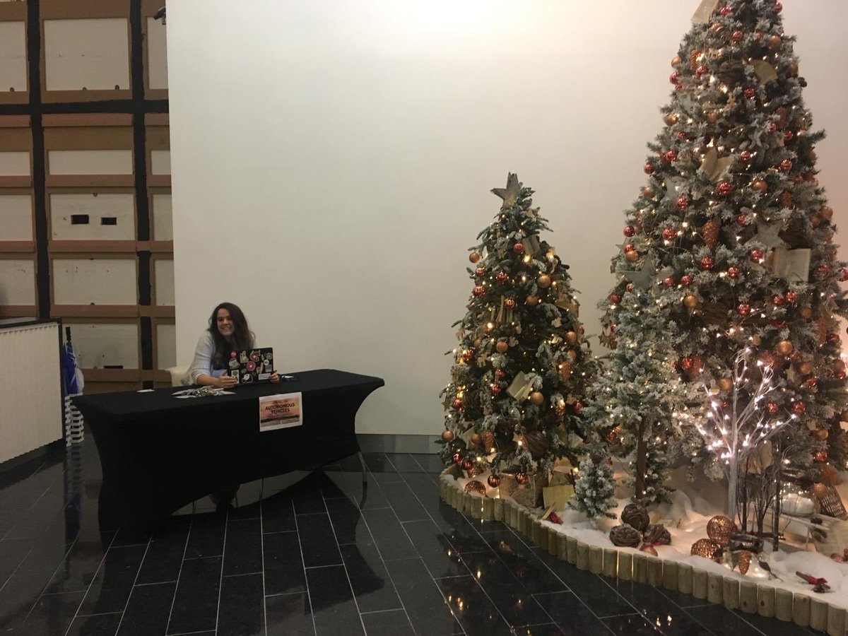 pimpyourtech's tweet photo. Our team is always welcoming with a smile and with a Christmas tree #pyt #pimpyourtech #meetup https://t.co/cmcARaVWp3