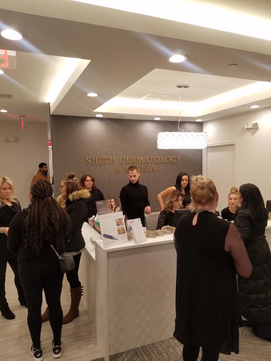 APEXDB's tweet photo. We had a fun night celebrating Sheth Dermatology's (Downers Grove) Grand Opening and Holiday Reception!
#apex #apexdesignbuild #design #architecture #construction #dermatologyconstruction #medspa #shethdermatology #grandopening https://t.co/Awy3oebsjr