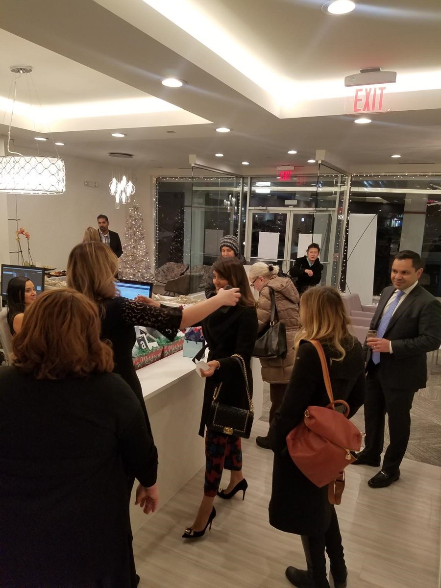 APEXDB's tweet photo. We had a fun night celebrating Sheth Dermatology's (Downers Grove) Grand Opening and Holiday Reception!
#apex #apexdesignbuild #design #architecture #construction #dermatologyconstruction #medspa #shethdermatology #grandopening https://t.co/Awy3oebsjr