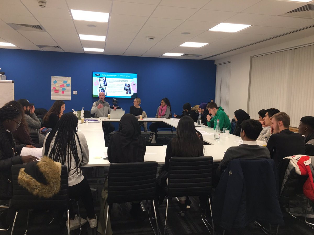 SY_Parliament's tweet photo. During our meeting this evening, Youth reps are discussing healthy choices PSHE & resource design for yr 7 programme. #Pshe4me #YouthVoice https://t.co/rRFrCQJ4nr