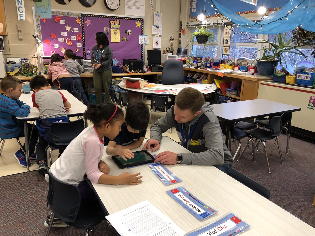 TaylorITC's tweet photo. Thank you to our volunteers from @awscloud for leading @kodable #HourofCode2018 lessons! The Kindergarteners learned a lot and had a blast! @ASFSOnline @ASFS_VandP #APScodes #ASFSrocks https://t.co/10Mn85WCmW