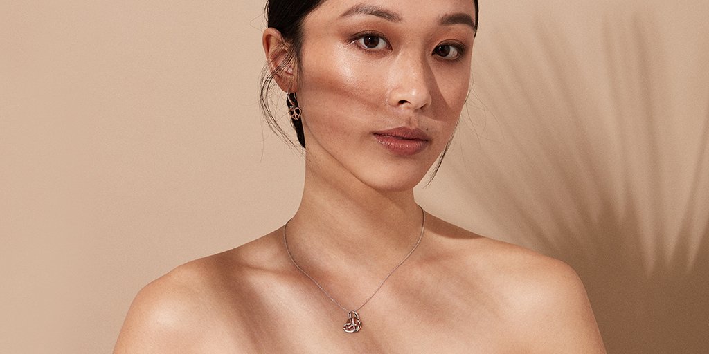 There’s a place where Love and Peace are born, the Heart. Introducing FROM THE HEART, a collection inspired from our heart to yours. Find the perfect gift for that someone that brings the best in you! - ow.ly/tWY930mSx8S

#SpenceDiamonds #FromTheHeart #Gifts #Diamonds