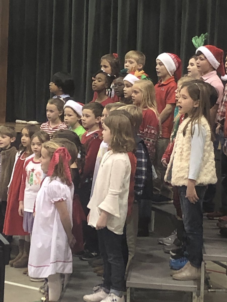 echolsvhcs's tweet photo. Great job today @vheemusic @VHElemEast 2nd grade holiday program https://t.co/0Pdte1NZSM