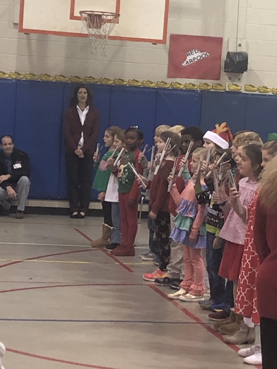 echolsvhcs's tweet photo. Great job today @vheemusic @VHElemEast 2nd grade holiday program https://t.co/0Pdte1NZSM
