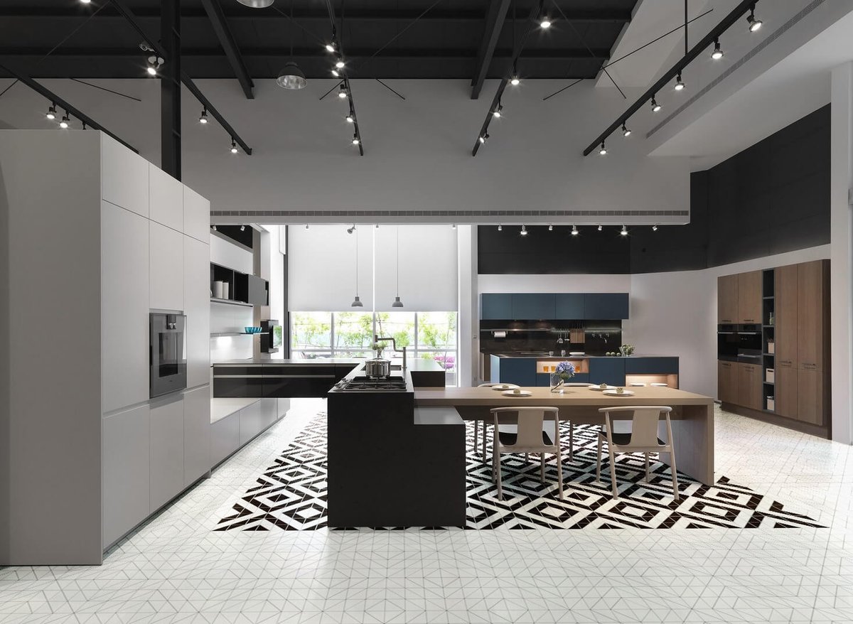 EvoDesignLI's tweet photo. Do you see a pattern developing? We do! Patterns are a great way to enhance your kitchen or bathroom without adding tons of extra expenses #patterns #tilefloors #wallpaper #kitchendesign #tiledesigns #floorpatterns #kitchenideas #beautifulbathrooms #bathroomdesign #remodeling https://t.co/EihQ2qYOKE
