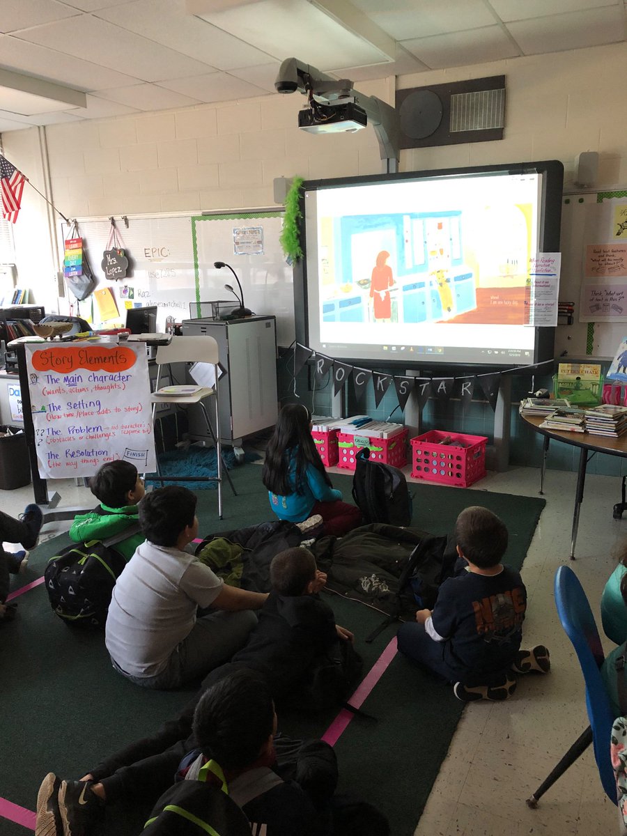 msalmalopez's tweet photo. Learning about Hanukkah while reading Latke, The Lucky Dog #ISW2018 #gatordeserveit19 https://t.co/gCobV99UqH