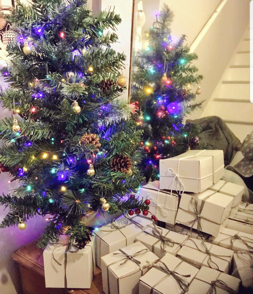 So very grateful to <a href="/wennie69/">Wendy</a> for this amazing donation of Boxed #HatsForTheHomeless... these will be with us Friday in time for the #SNWHomeless #SNWShoebox run...