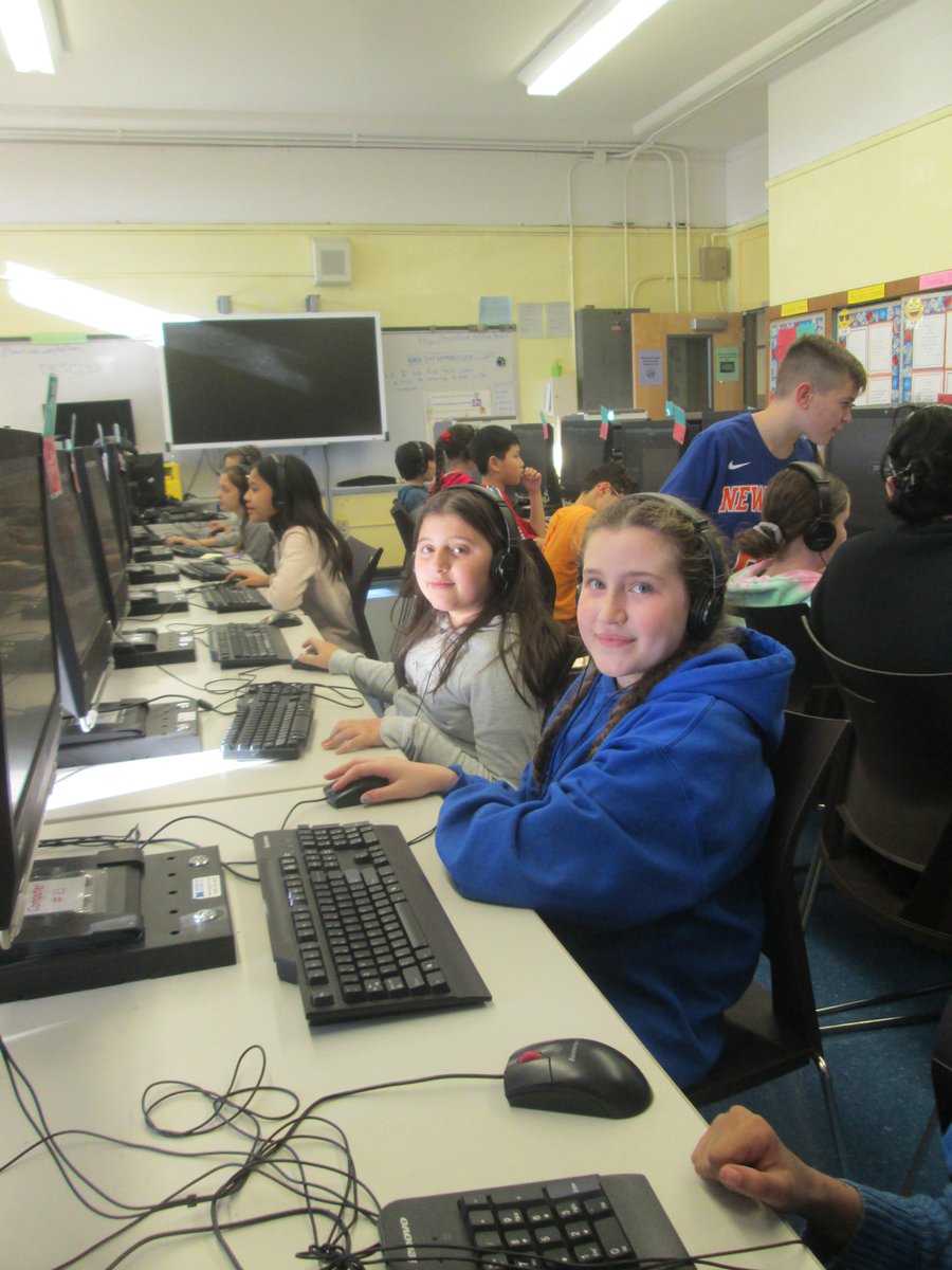 District22BKNY's tweet photo. #HourOfCode P.S. 277 Celebrates Computer Science Education Week #CodeBrooklyn, #CodeDistrict22 #CSforAllNYC #CSedWeek2018 #CSedWeek https://t.co/ABpj5oUZHJ