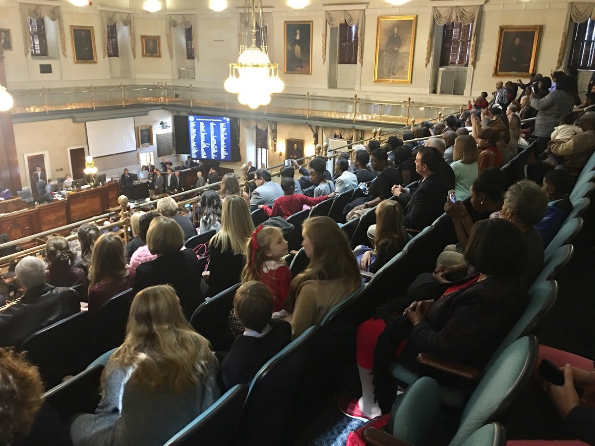 Phil_Hamby's tweet image. Even if just for a few days - it&apos;s nice to see the Members back in the Chambers, lobbyists and legislative liaisons back in the lobby, etc.
#SCStateHouse #SCGeneralAssembly @SCGOP @scdp #politics