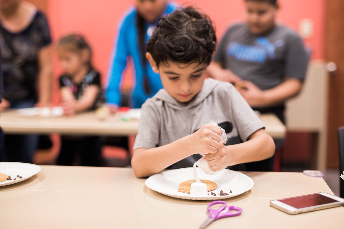 oclslibrary's tweet photo. We have Cookie Decorating happening at library locations all month long for children. Bring your child for a fun activity that combine creative expression and delicious ingredients. Find a session here: https://t.co/554FYq9pYO 🍪❄️ https://t.co/pzeC3VOUkv