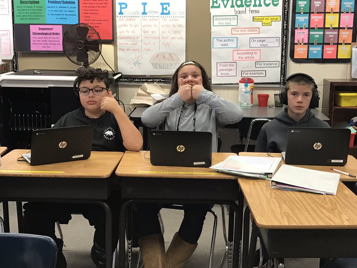 mm_cossa's tweet image. Two thumbs up from these Ss for #HourOfCode #addictedtocoding #blendedlearning @WestValleyElem @GraniteSchools @EdTechGSD