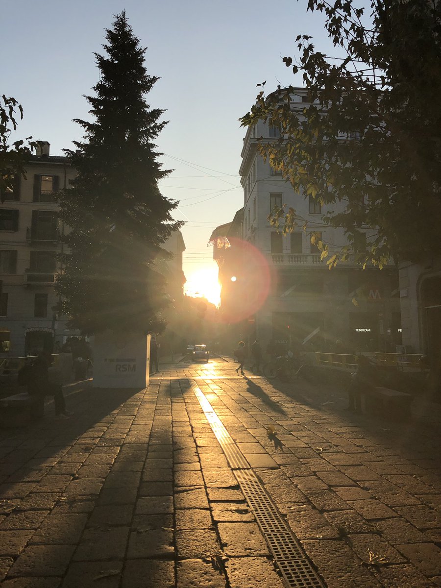 a_aondio's tweet photo. Thank you for today’s #AlexaDevDays in #Milan. I found a really engaged crowd!
Thanks to @TheOnlyAkersh, the US and UK teams as well for coordinating this and make it happen.
#alexaitalia @alexadevs https://t.co/vJJy730beq