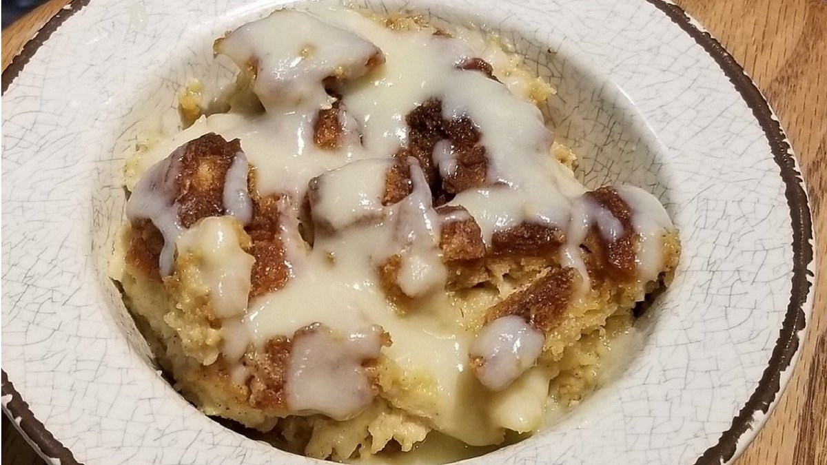 Foodie approved, chef tested! Get Beck’s mouth-watering Bread Pudding! Topped off with our homemade whiskey sauce! #BreadPudding #PhillyFoodies #Philly #NomNomNom #MotherApproved #Chef #ChefApproved