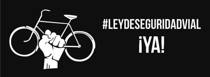 bicionarias's tweet photo. Hoy nos tocó a nosotras, perdimos a una valiente guerrera en bicicleta,  la mataron en la calle y ahora rueda en el cielo miéntras nosotras seguiremos exigiendo respeto, leyes y calles seguras, pero sobretodo justicia!  #LeyDeSeguridadVial YA! https://t.co/zXmX98GnmA