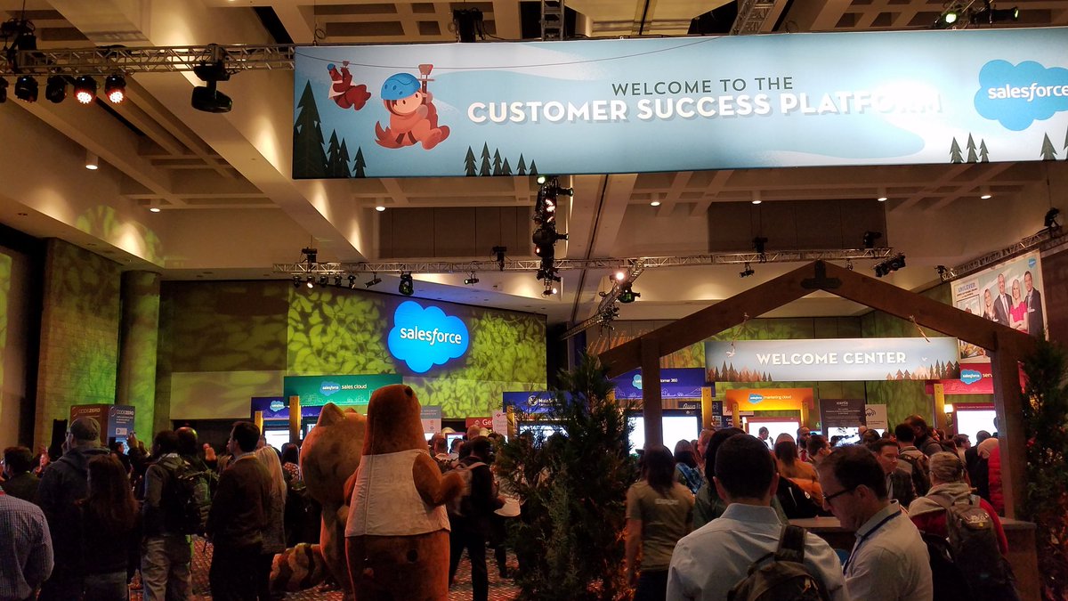 mparks's tweet photo. Enjoying the afternoon at Salesforce world tour Atlanta! #SalesforceTour #Atlanta https://t.co/VJ7iydoFmv