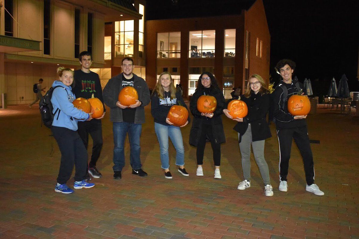 HintonJamesUNC's tweet photo. HAPPY LDOC HOJO!!!🎉🎊🎉 Here are some pics📸from our favorite events so far: pumpkin carving, Hojo’s Got Talent &amp; Trivia Night! We are looking forward to many FUN &amp; EXCITING events for next semester! Follow us on social media for events and free food🤩🍪Finish strong Hojo💪 https://t.co/5w8Gr8zo08