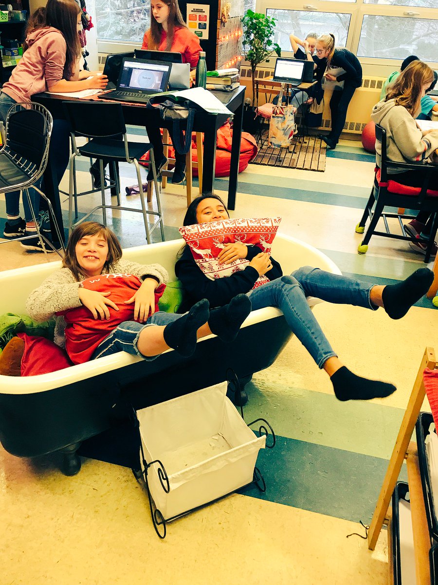 en1ereclasse's tweet image. #defimulti ce qui rend notre classe unique? Notre bain :)