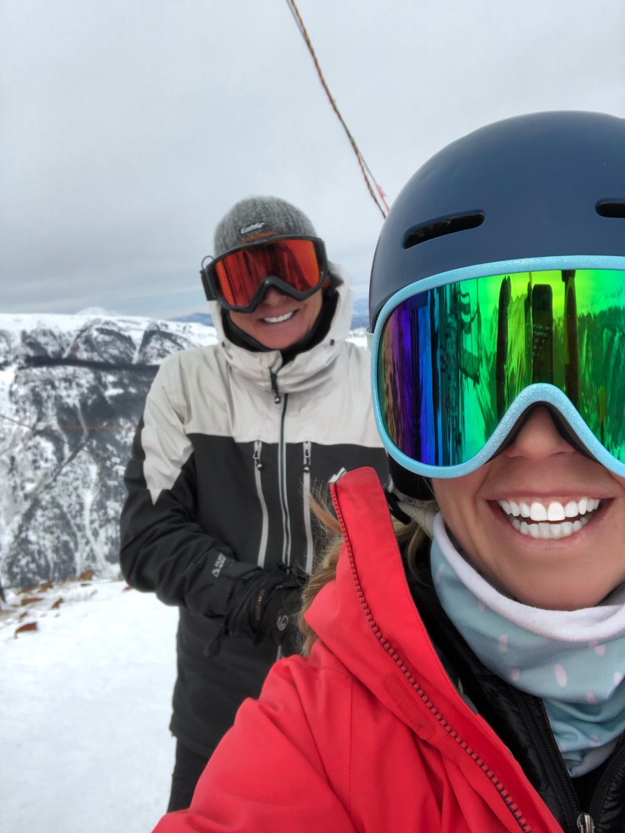 juliahedman's tweet photo. Epic and extreme day on the bowl. https://t.co/OGCr1NwEbg