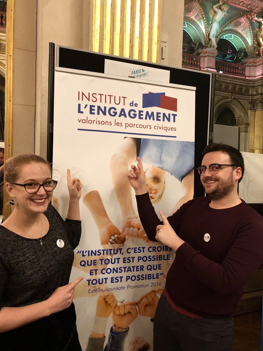 i_engagement's tweet photo. Une belle soirée à l’Hotel de ville de @Paris pour le #JeMengage2018 👌🏼
Des lauréats sont passés sur le stand et de nouveaux bénévoles vont s’impliquer 🙌🏼
#LiveIDE2018
#SemaineParisienneDeLengagement https://t.co/LhPHetqKA7