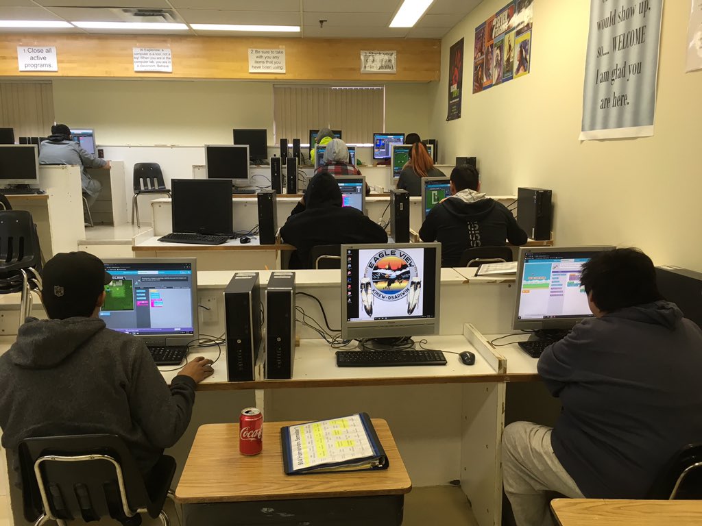 hammerbryan's tweet photo. Hour of Code!! @hourofcode #hourofcode #backtoechs #904coding https://t.co/FrtR8iZPLv