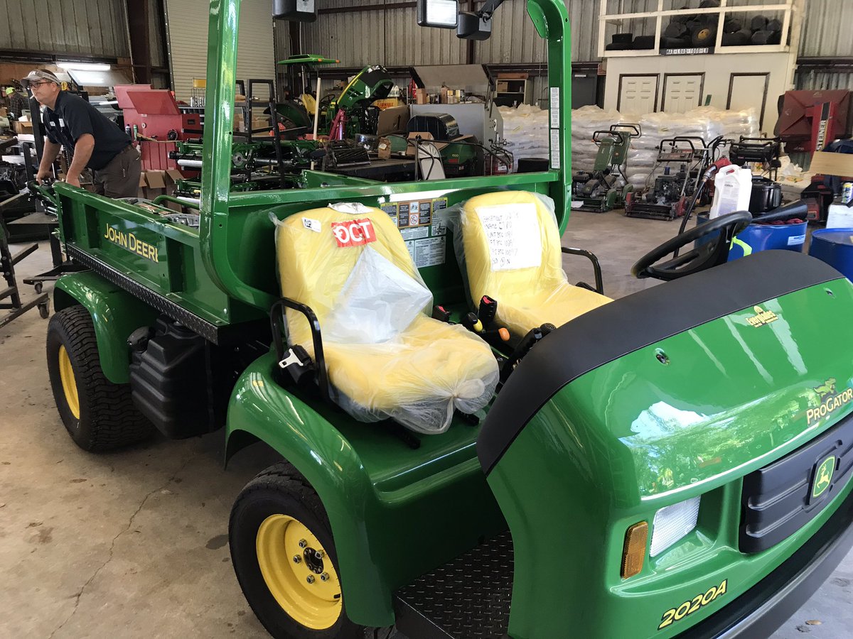 EvergladesJimL's tweet photo. 2nd load of new #GreenIron & Buffalo KB4 blower to Spanish Wells Golf & CC. Many thanks to Jason, Matt, John and #BillyCasperGolf for allowing us the opportunity!
#EvergladesEquipmentGroup @JohnDeere @vccsupt #JDhybrid @BuffaloTurbine https://t.co/cQ9uGVzRrJ