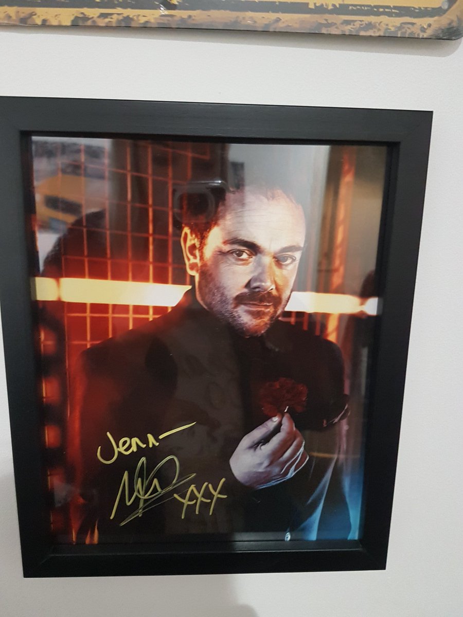 JennBun_'s tweet photo. So I met @SgtMarkShepherd  at @walescomiccon  on Saturday and had no idea what to say I was so nervous and now I've not watched @cw_spn for a while I'm abit behind but finding out Crowley dies has ruined my entire life. can't even cope.😭 https://t.co/cUGkR9EjOa