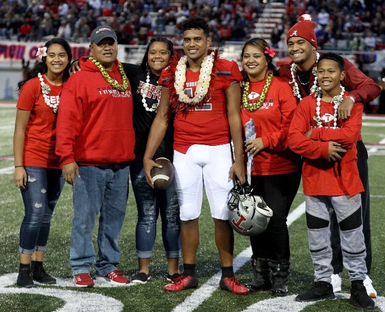 Thompson’s Tagovailoa ERA Ends Tonight at Alabama 7A State Title Game VS. Central Phenix City …bamacrimsontidefootball.wordpress.com/2018/12/05/tho…