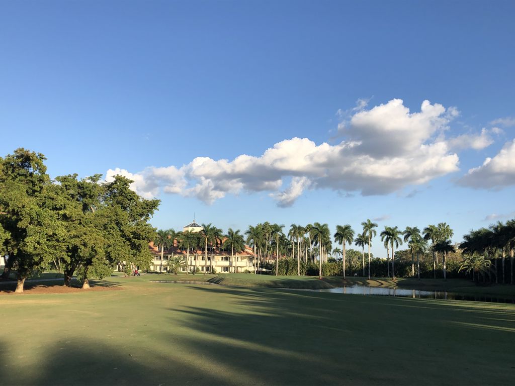 ErnestSports's tweet photo. What a beautiful day at the @TrumpDoral in Miami!! It's always great when we can spend time with @PGAmag Ambassadors! We look forward to spending time with Top 50 Instructor, @RickSmithGolf tomorrow.
#pga #golf #launchmonitors #ernestsports https://t.co/jBEmnXIEh8