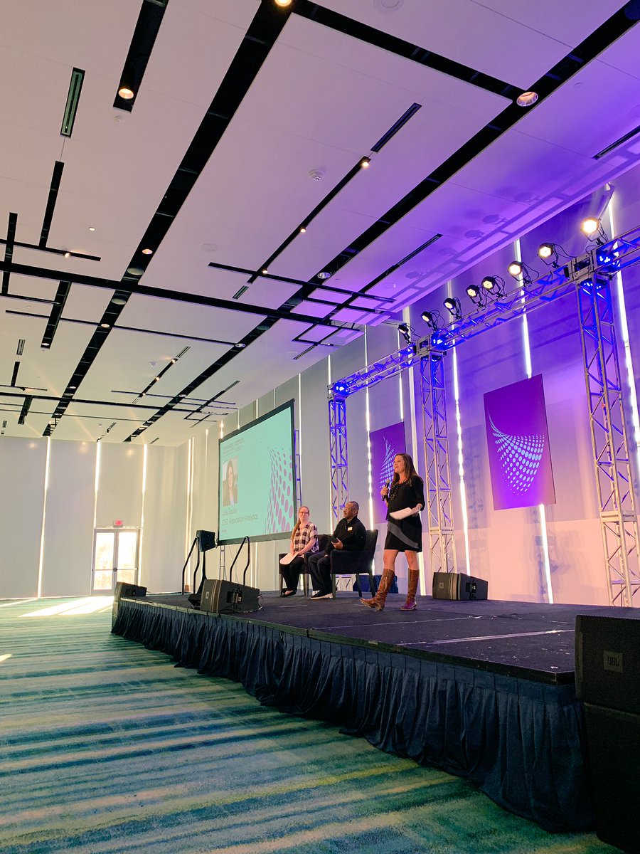 TimHops's tweet image. And so it begins... #Tech18FailFest #Tech18