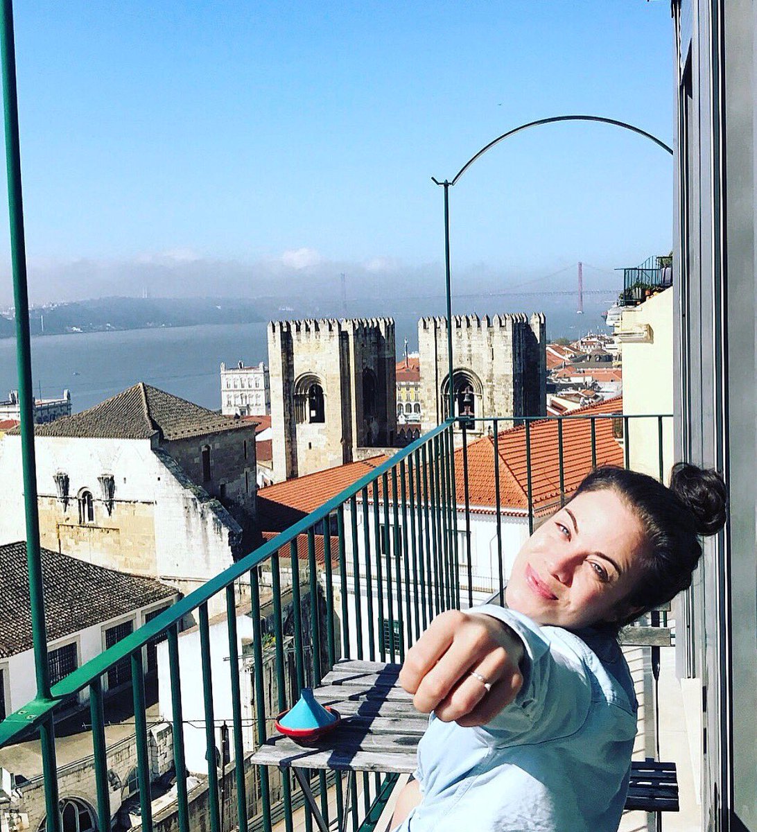 Julia_belowdeck's tweet image. FULL STORY HERE 💍👉🏻instagram.com/p/Bq-Tet4FYJo/…

#gettingmarried #engaged #proposal