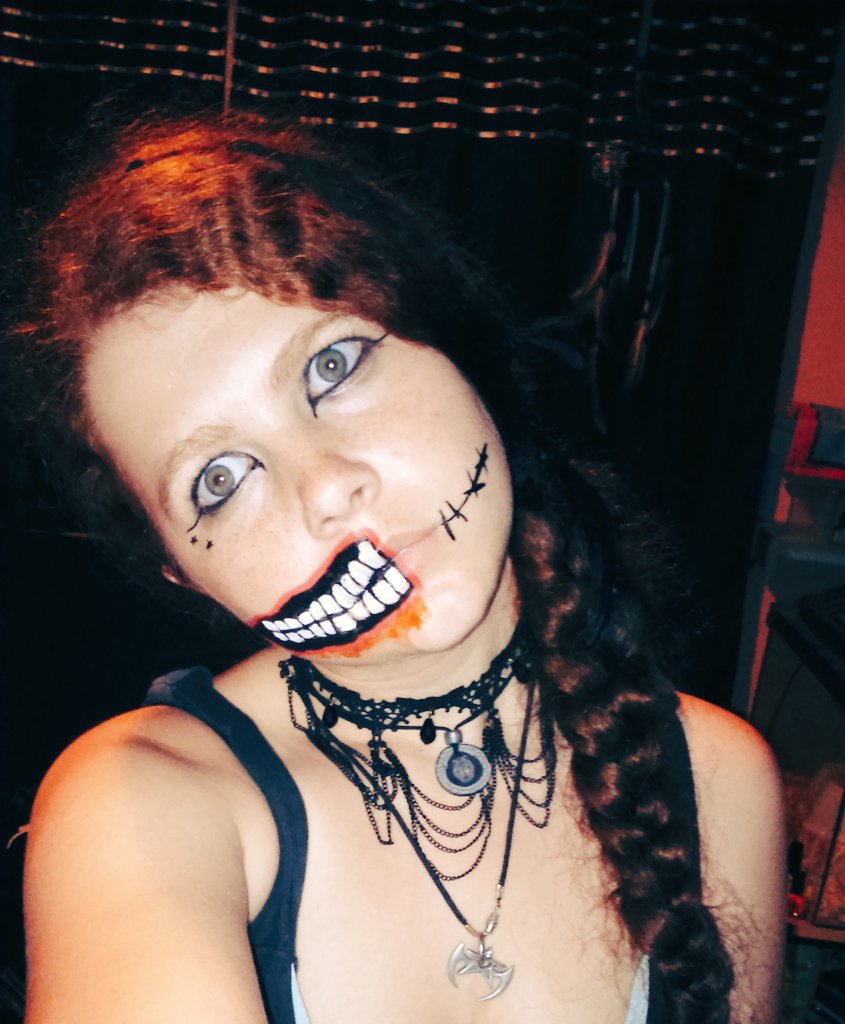 naninekoni's tweet image. Found my old works. Gotta stay creepy hehe #horrormakeup #creepy  #keepingitcreepy