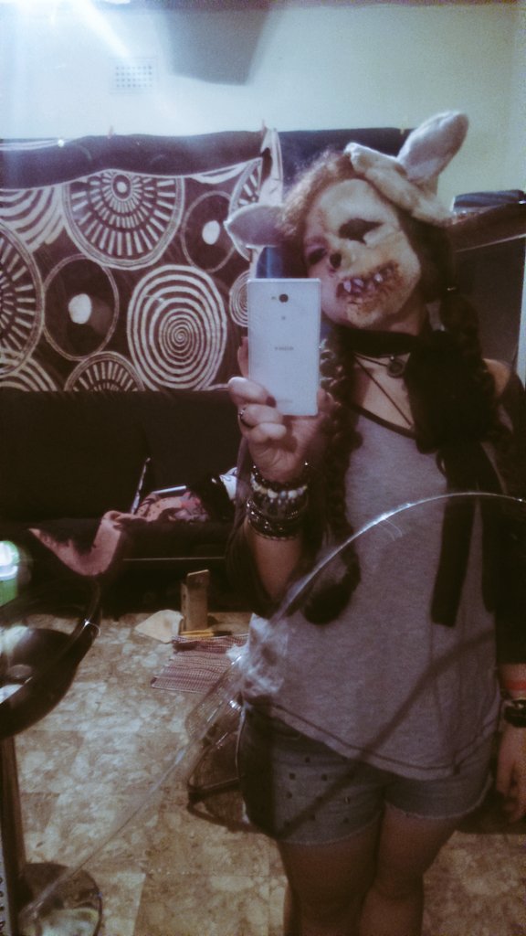 naninekoni's tweet image. Found my old works. Gotta stay creepy hehe #horrormakeup #creepy  #keepingitcreepy