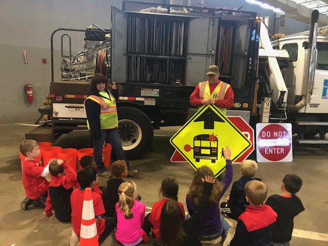 CBPAMES's tweet photo. Thank you Hennepin County Public Works for helping us learn how roads are made and taken care of. So many connections to pebbles/sand/silt &amp; the environment around us. #STEM #AHSchools #InnovativeThinkers https://t.co/vAWLANZj3j