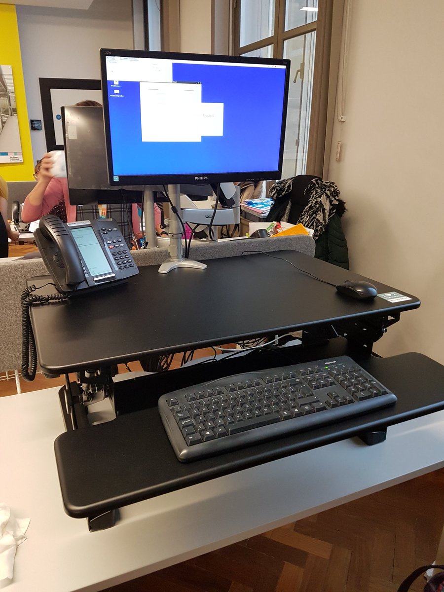 LilMsResearch's tweet image. Had a busy day installing sit-stand desks for the #SMARTWorkAndLife project. Exhausted now but we did good 😁 #MastersLife #ResearchProsthetist  @UoS_HSPGR