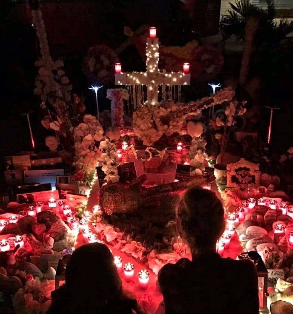 cathy_sau's tweet photo. #Quejet’aime moi aussi je t’aime Johnny ❤️❤️❤️😥😥repose en paix https://t.co/vVvTEeYWAX