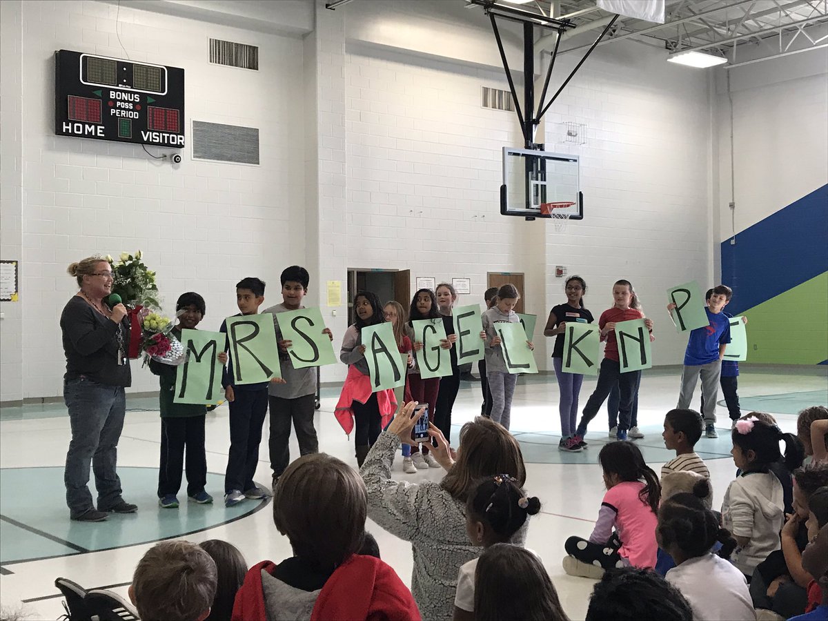 AspenEibertDCE's tweet photo. You are so deserving @AknipeDce so exciting! @DCEtrailblazers teacher of the year! #dce20 #CISDourstory https://t.co/Mqk9JxwiYE