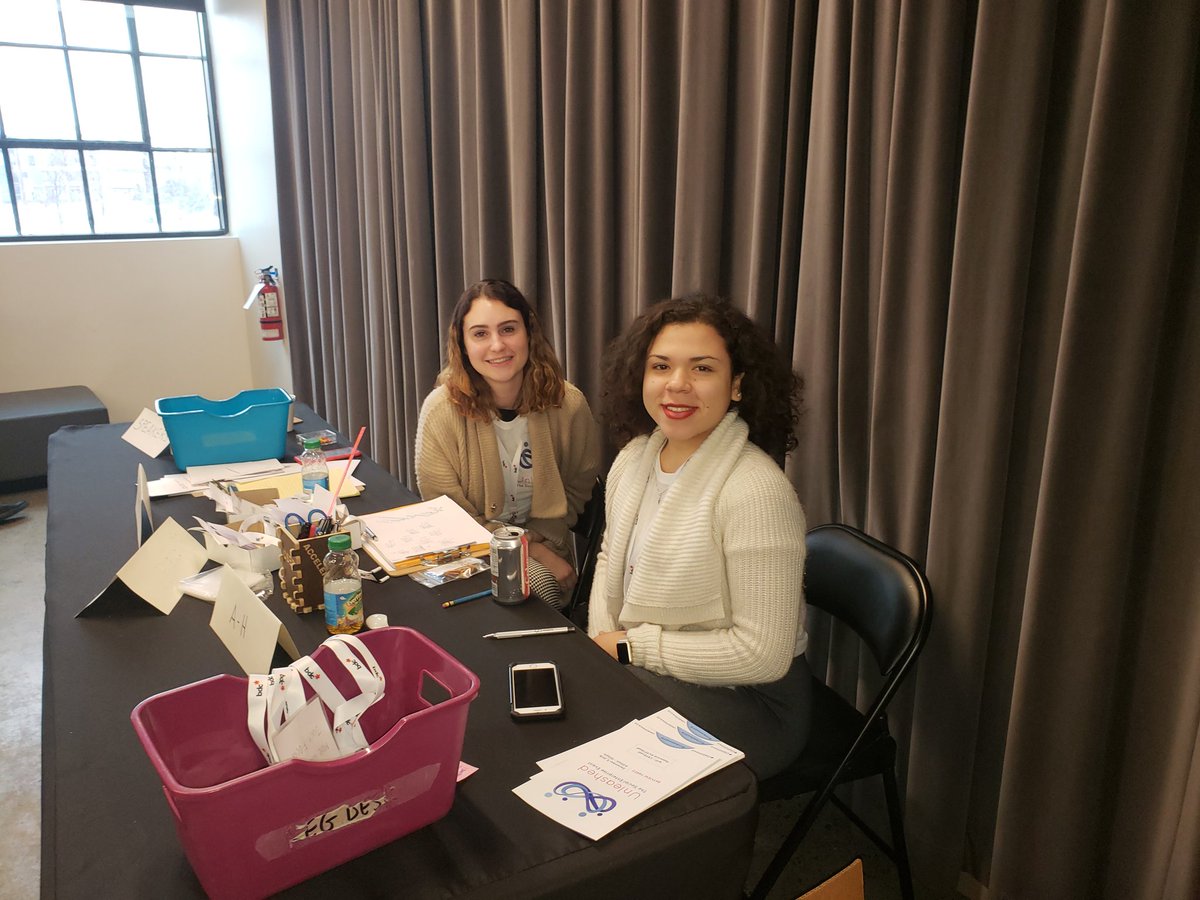 CSEDOttawa's tweet photo. Thank you to Emily & Kelly volunteers @ #unleashed2018 @AlgonquinColleg @slidelab7 https://t.co/J12wTqVL4Z