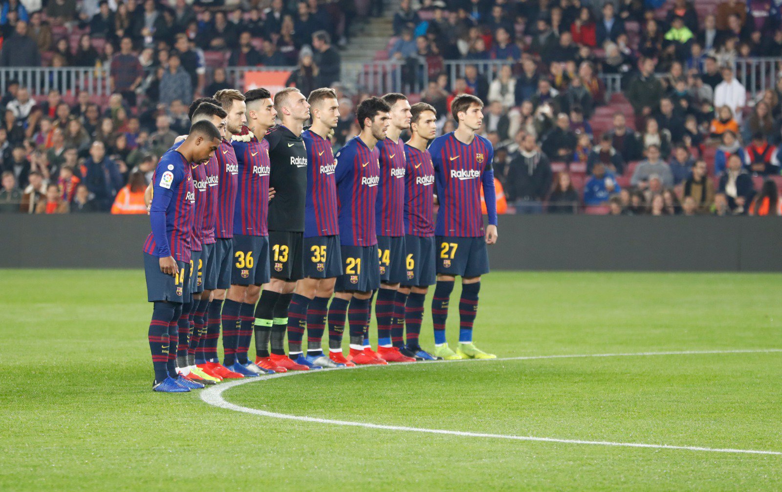 Minuto de silencio en el Camp Nou (Foto: FCB).