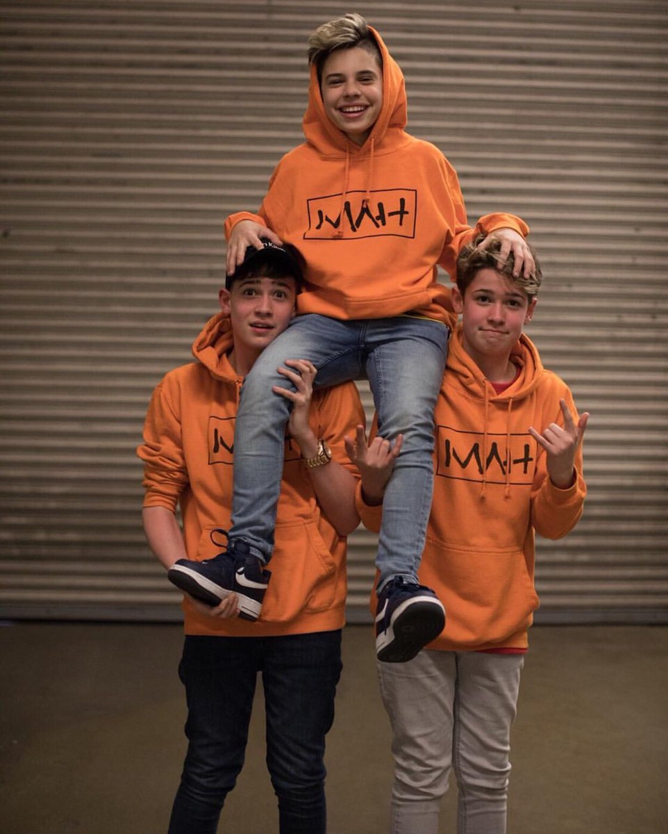 maxandharvey's tweet photo. Missin our boy @ChristianLalama As you can see he is surprisingly light. Because. We are able to pick him up. And it is common knowledge that we are not the STRONGEST people in the world. Yet we are able to pick him up. Conclusion: Christian Lalama is surprisingly light. https://t.co/ffzvSG82tj