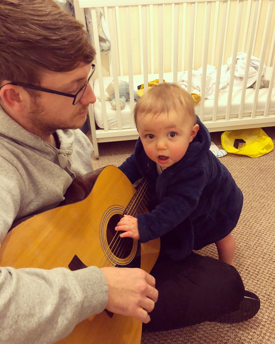 DarynMoran's tweet photo. “Right dad that’s enough wonderwall, Fucksake” 🎸 https://t.co/qR845cJXvr