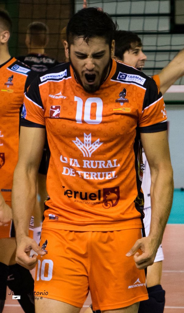 ¡SIIIIIIIIII! ¡ESTE EQUIPAZO LO HA VUELTO A HACER! ¡ESTAMOS EN OCTAVOS DE CEV CUP TRAS GANAR OTRO GOLDEN SET! 🤩🤩🤩🤩🤩🤩

¿Habéis oído ese grito? ¡HA RESONADO EN TODA EUROPA! 🧡🧡🧡🧡🧡🧡 #VamosTeruelHastaelFinal