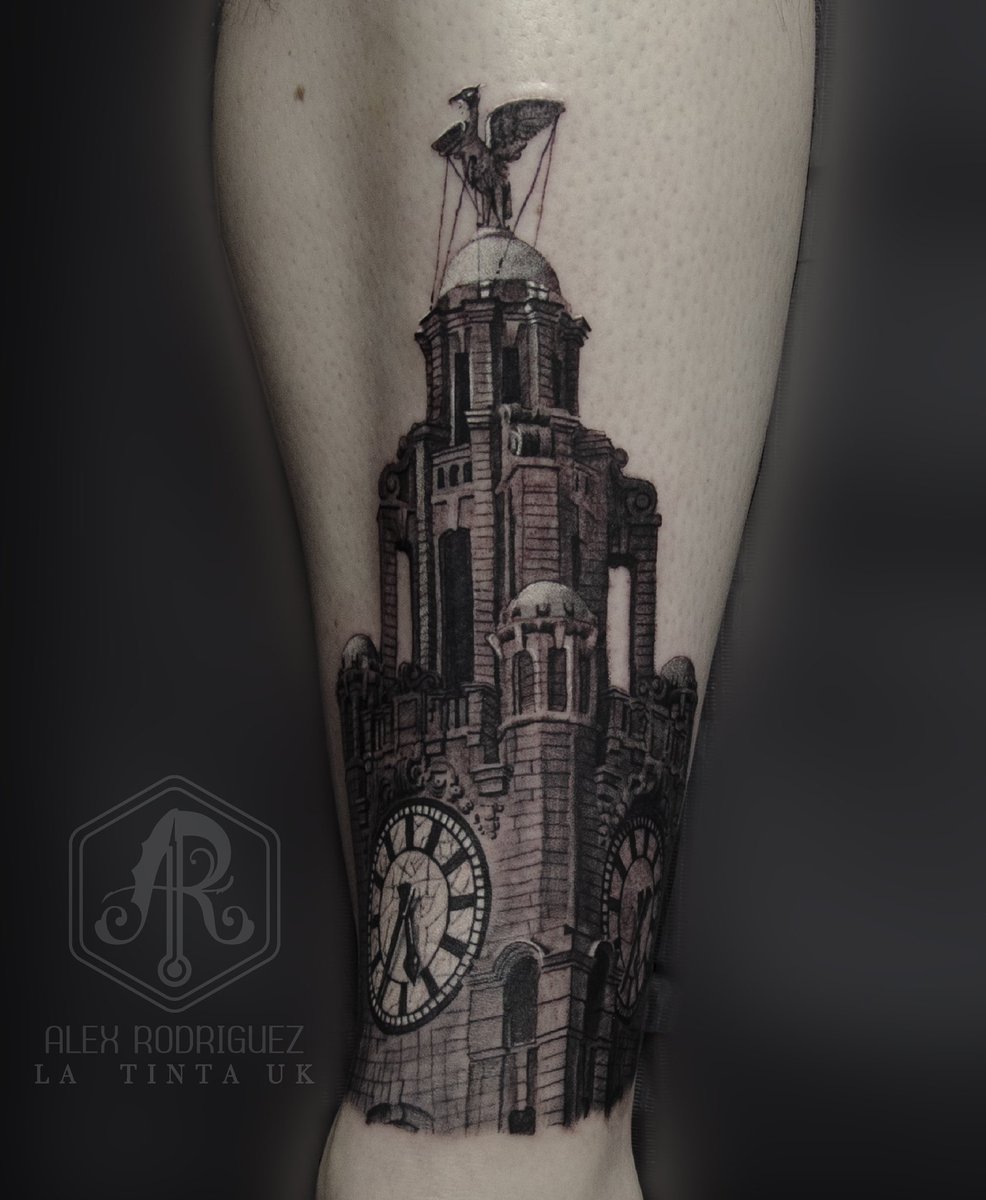LIVERPOOL building LIVERBIRD feel free to RT #LIVERPOOL #liverbird  #liverbuildings #legtattoo